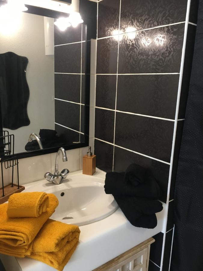 De La Clape A La Mer Mon Petit Pavillon Labellise - F2- Piscine Commune - Wifi Gratuit- Parking Prive - Arrivee Autonome - 800 M Plage - Grande Terrasse Abritee Vent - Saint-Pierre-la-Mer  Bagian luar foto
